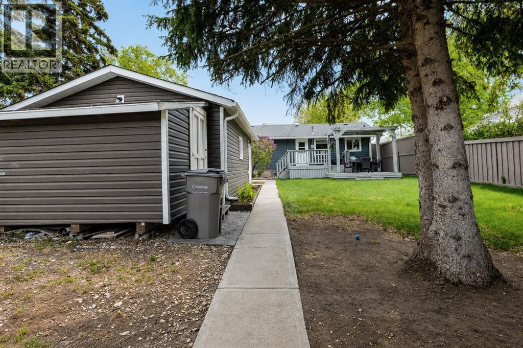 9905 92 Avenue - 23