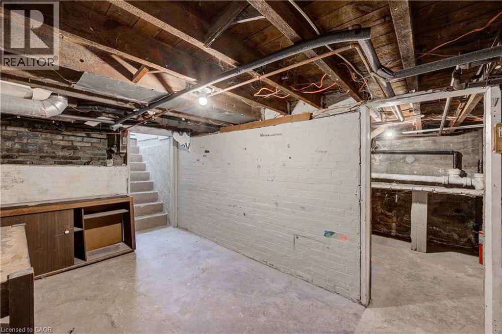 524 SIMCOE Street - 37