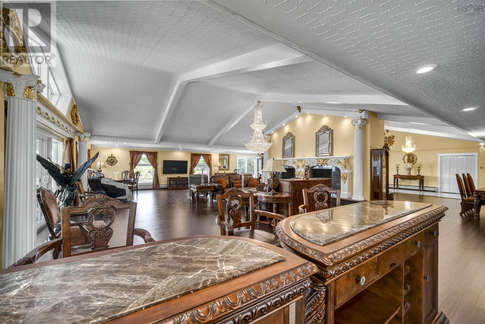 Property 28 of 50 of 1007 Waverley Road