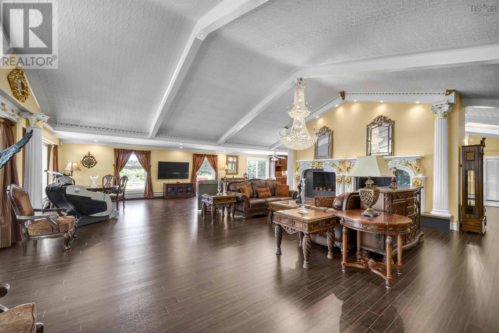 Property 22 of 50 of 1007 Waverley Road