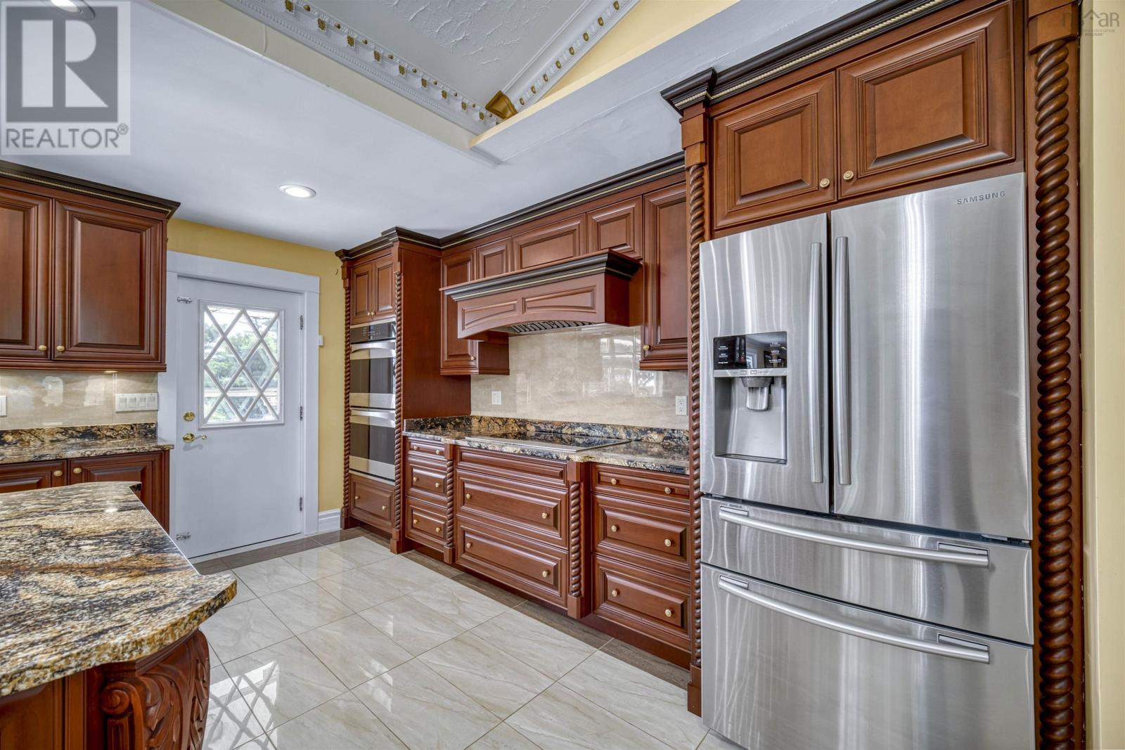 Property 39 of 50 of 1007 Waverley Road
