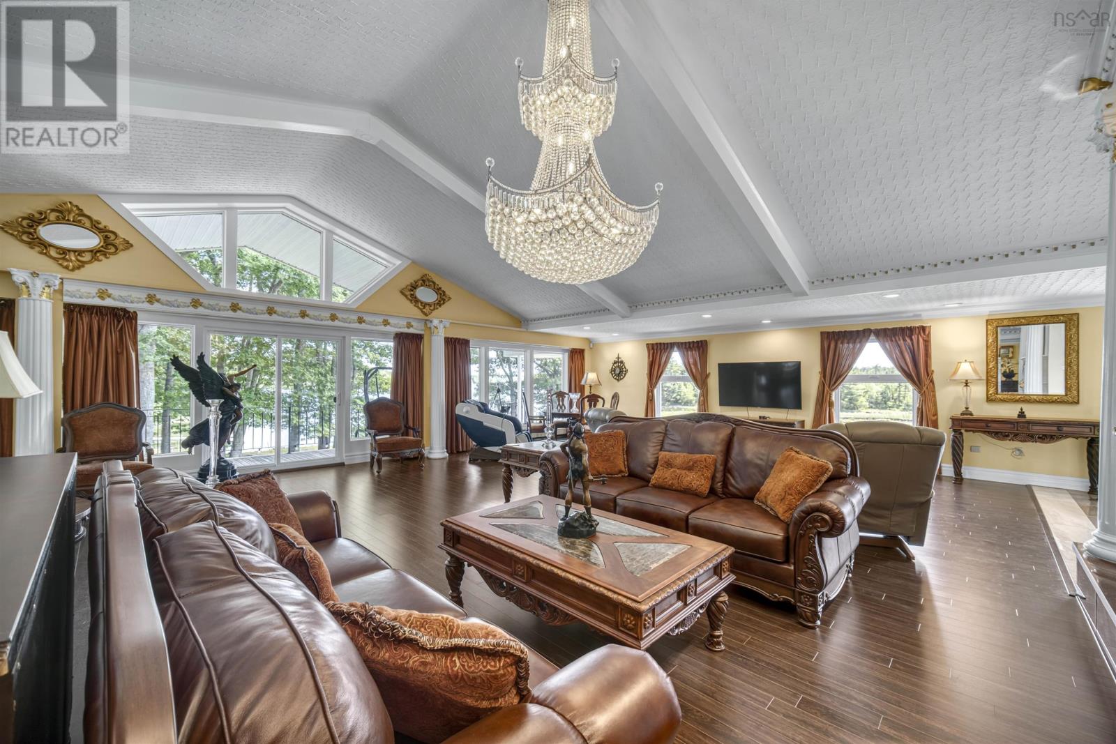 Property 27 of 50 of 1007 Waverley Road