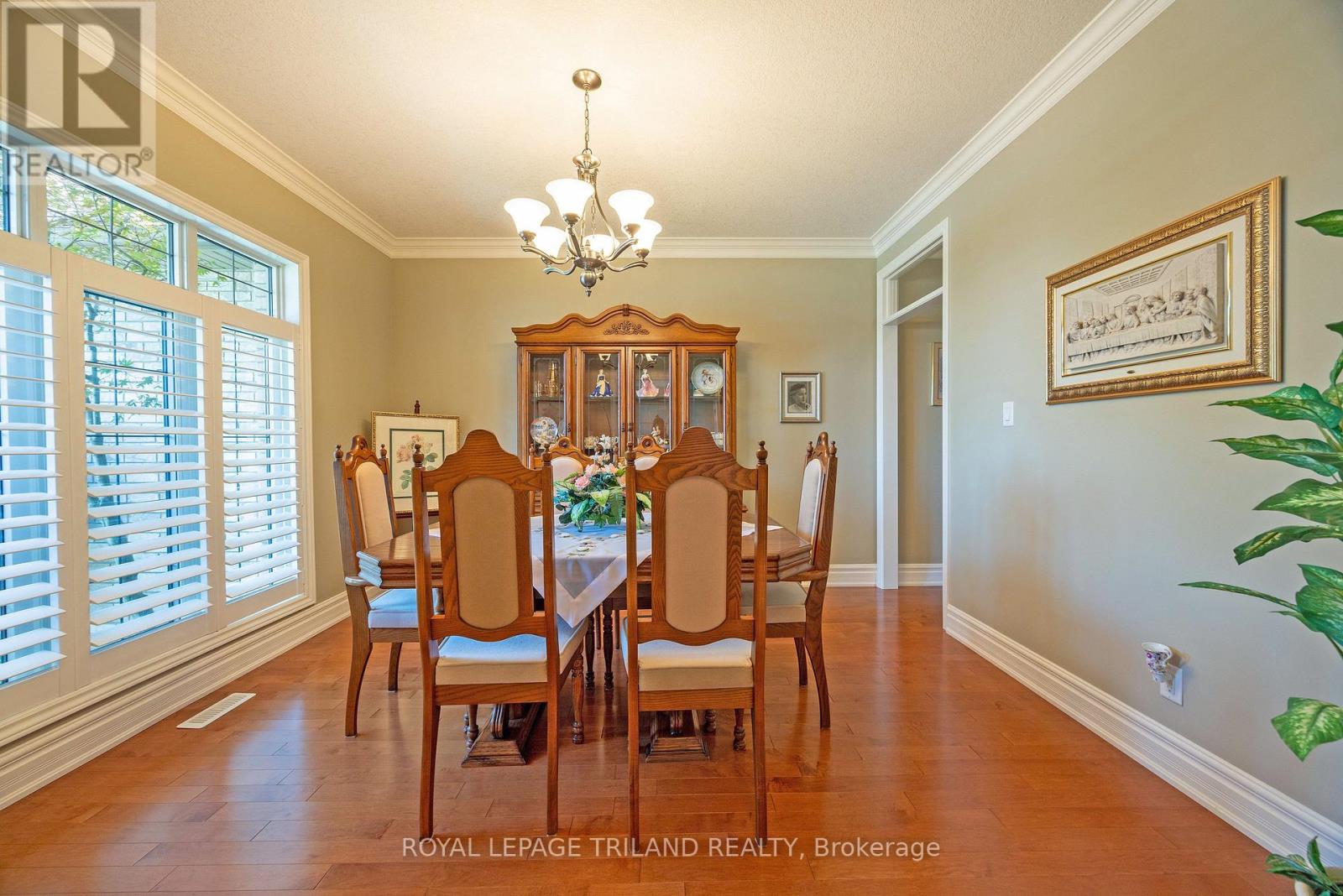 2285 LILAC AVENUE - 10