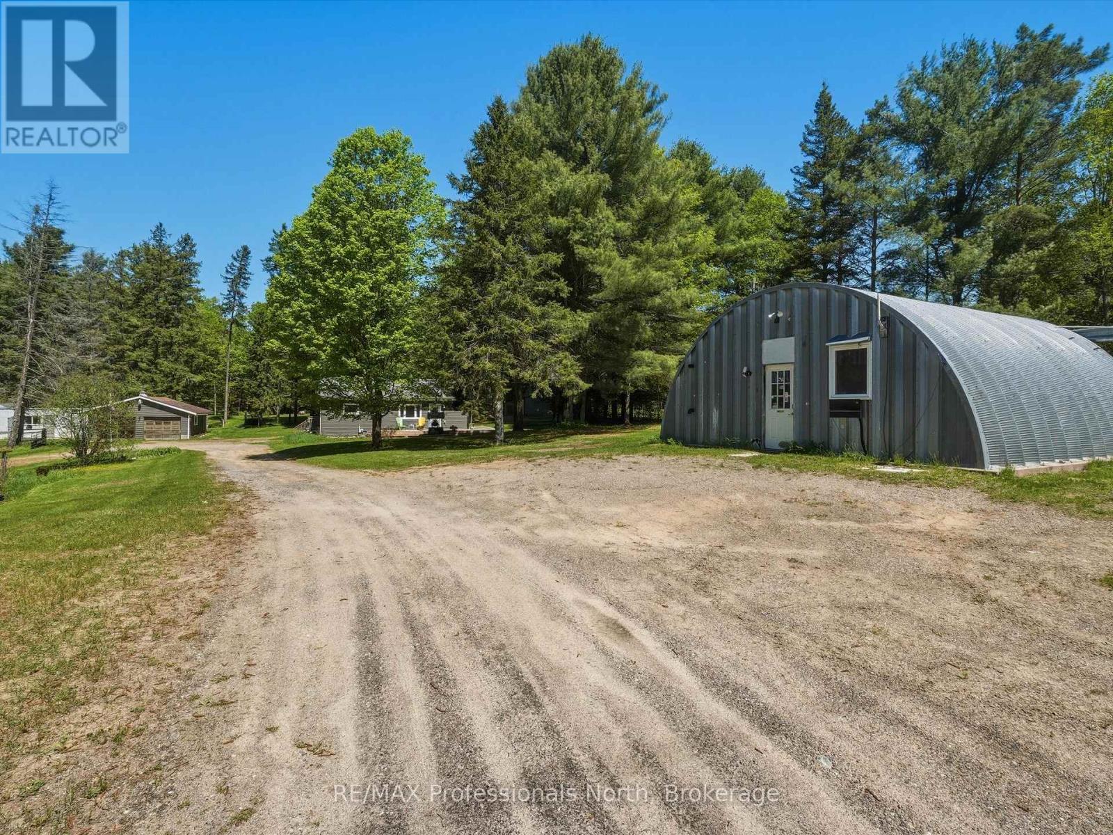 2352 518 HIGHWAY W - 17