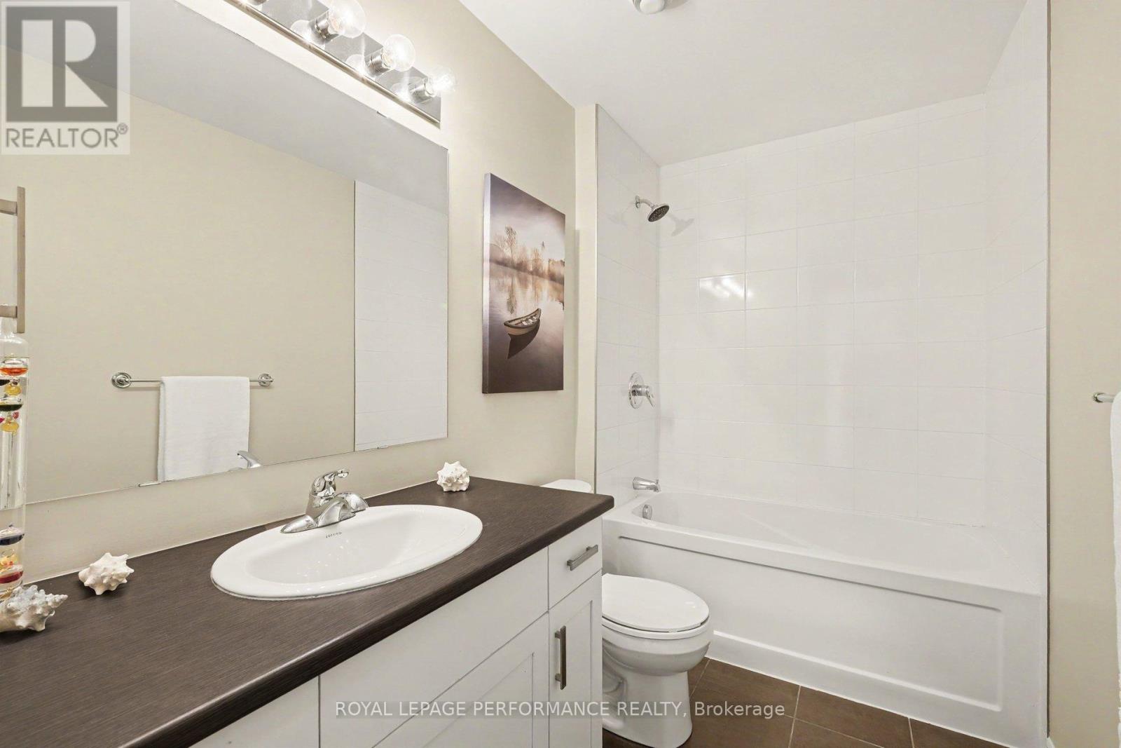 2 Bed, 2 Bath House for Sale in Ottawa – 220 PEMBINA PRIVATE, Ottawa – MLS# X13215672 - Image 16