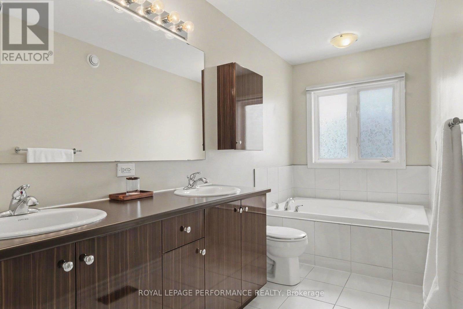 2 Bed, 2 Bath House for Sale in Ottawa – 220 PEMBINA PRIVATE, Ottawa – MLS# X13215672 - Image 21