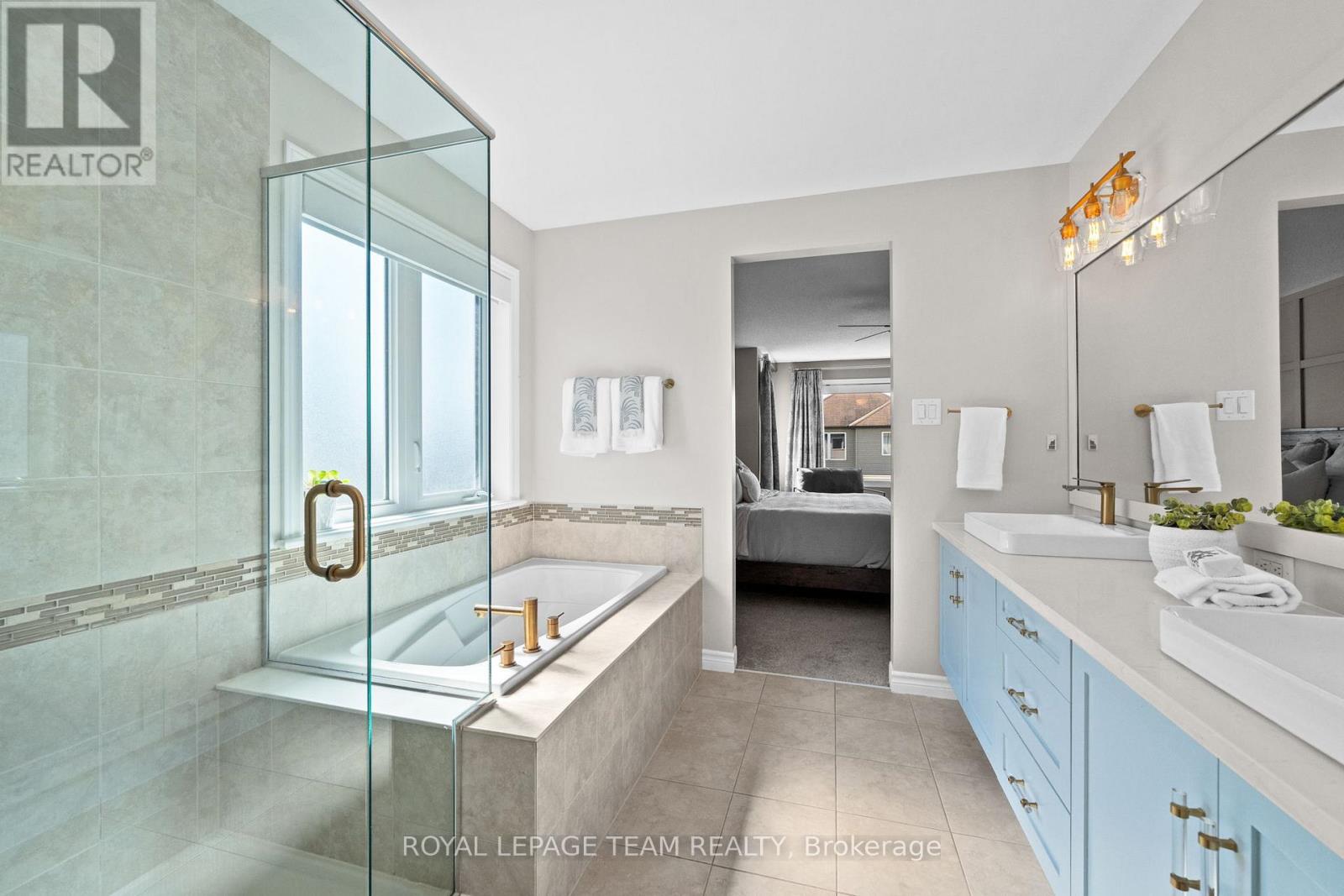139 STONEWATER BAY - 28