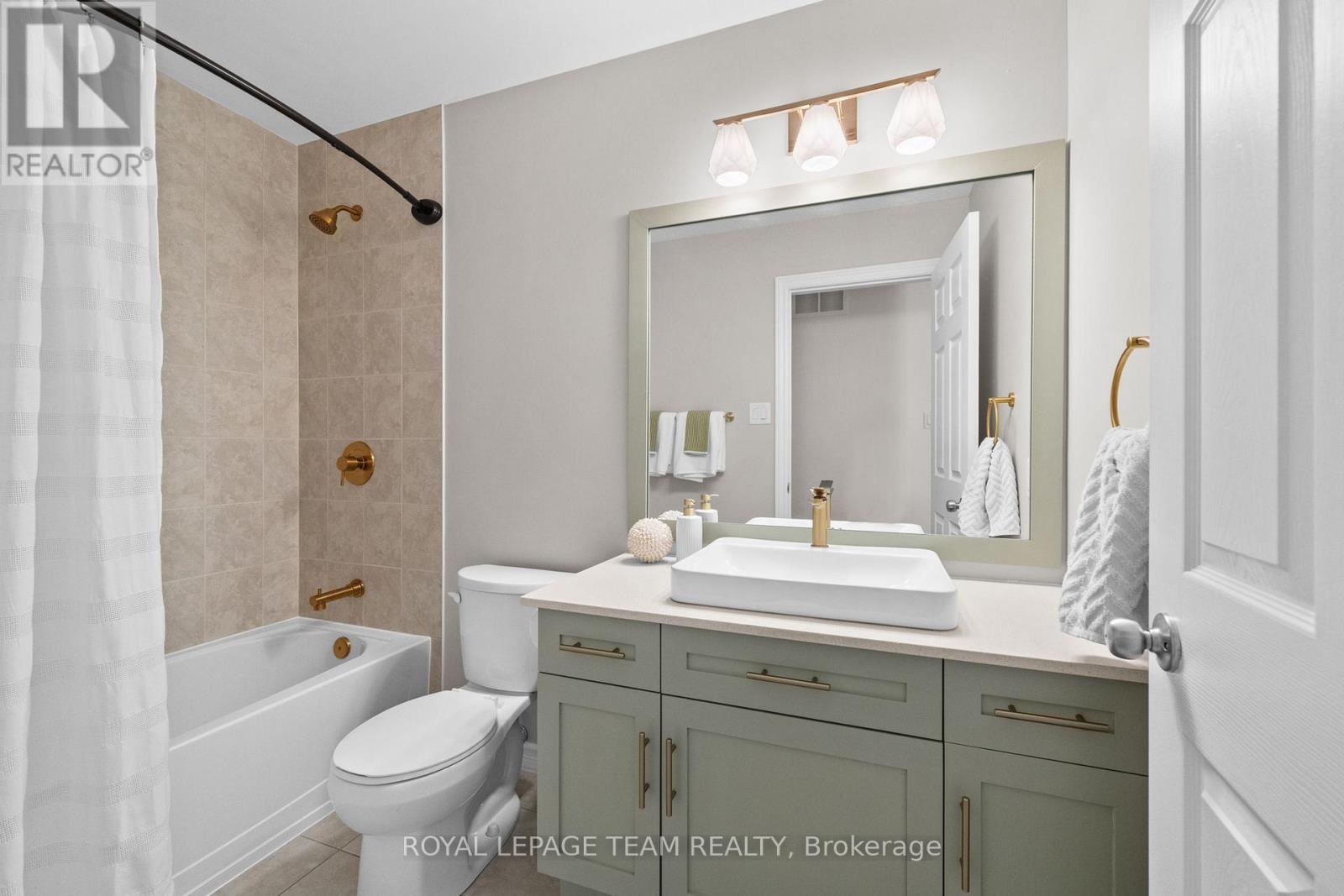 139 STONEWATER BAY - 34