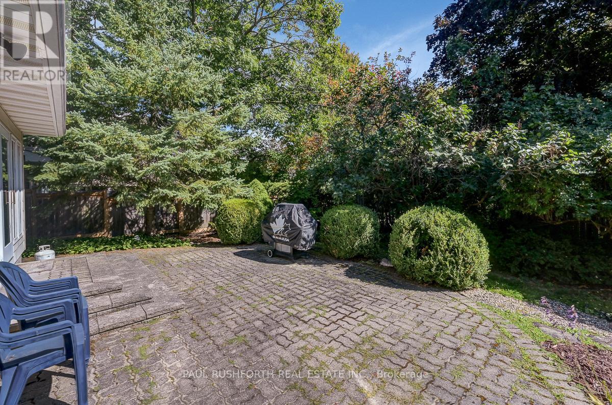 10 COSBURN AVENUE - 32