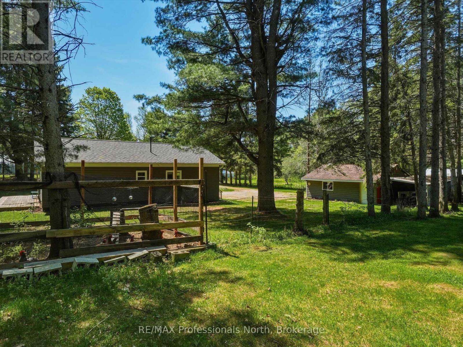 2352 518 HIGHWAY W - 21