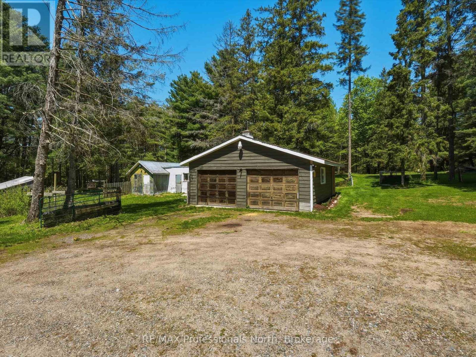 2352 518 HIGHWAY W - 19