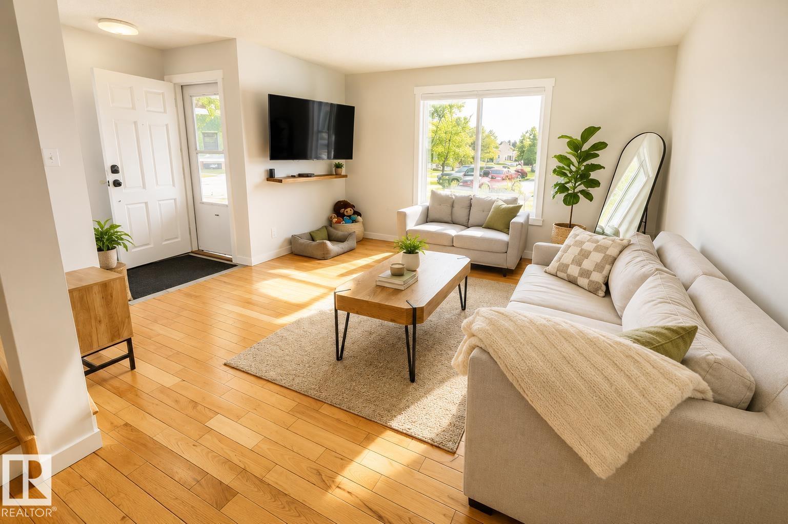 8326 157 AV NW - Image 2
