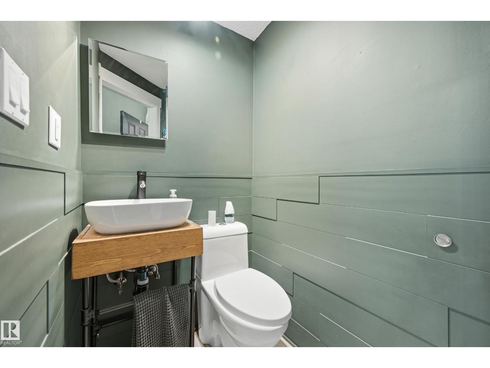 12326 92 ST NW - 18