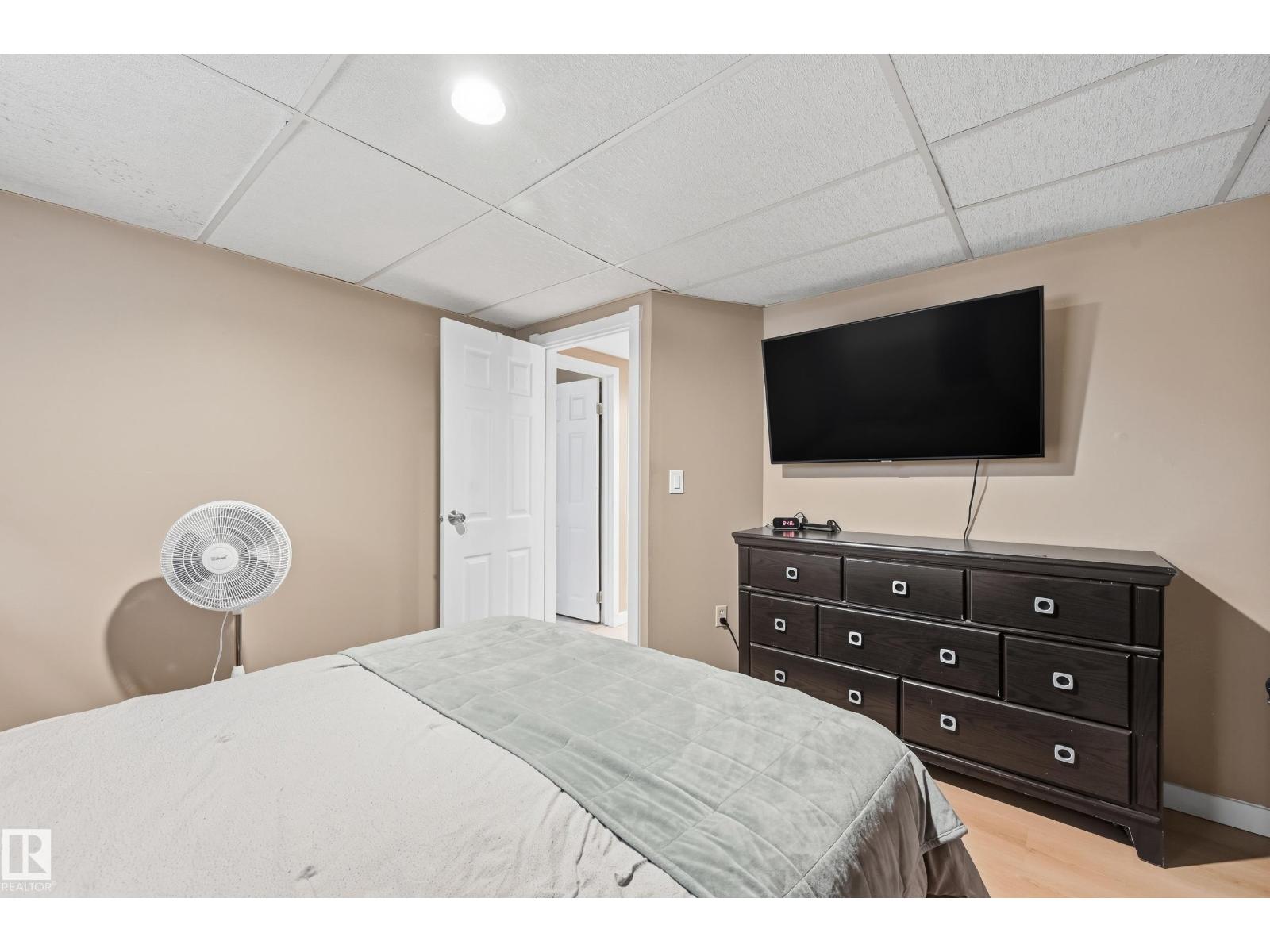 12326 92 ST NW - 23