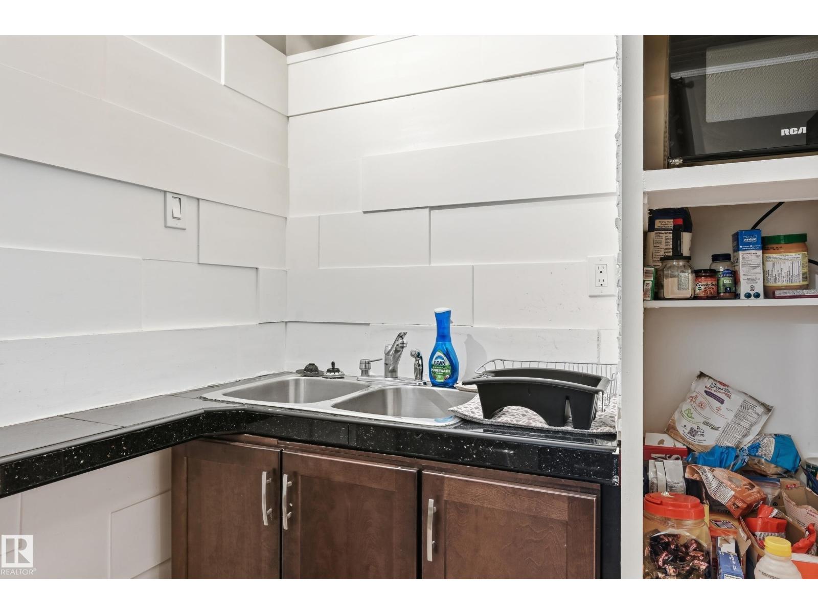 12326 92 ST NW - 33