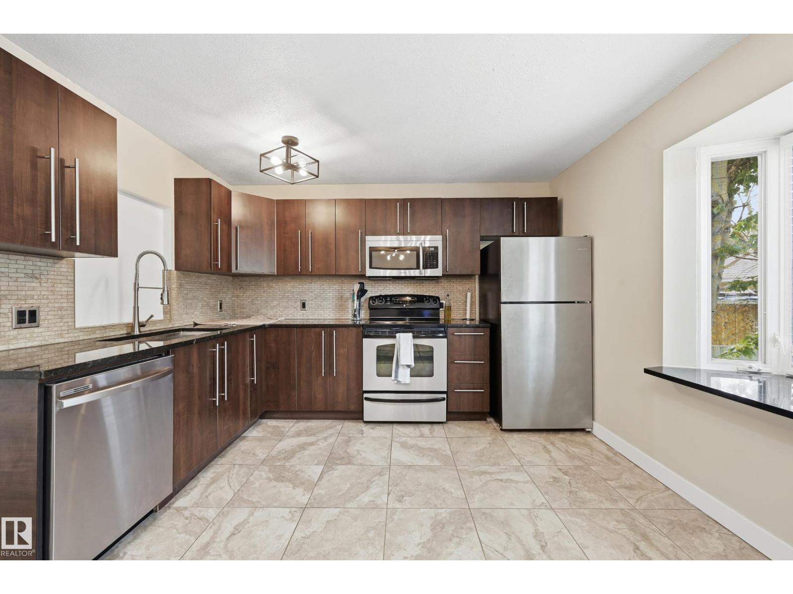 12326 92 ST NW - 8
