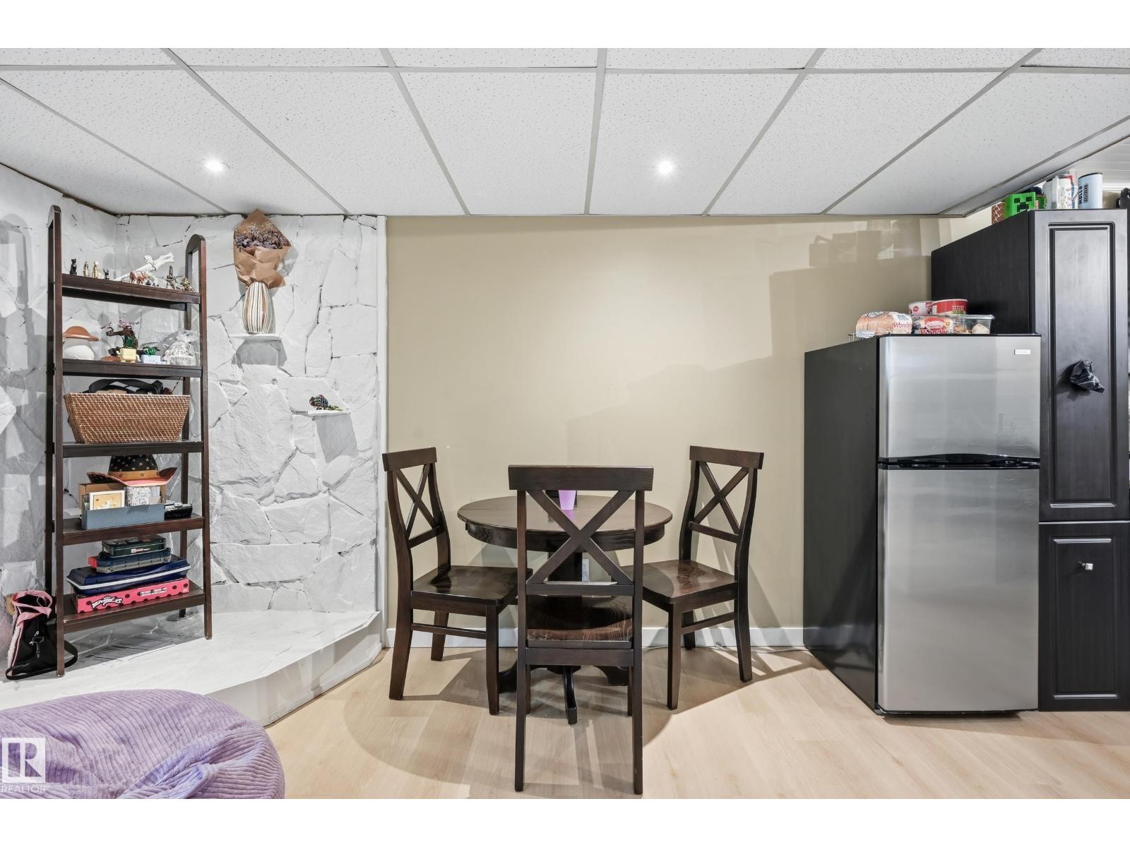 12326 92 ST NW - 29