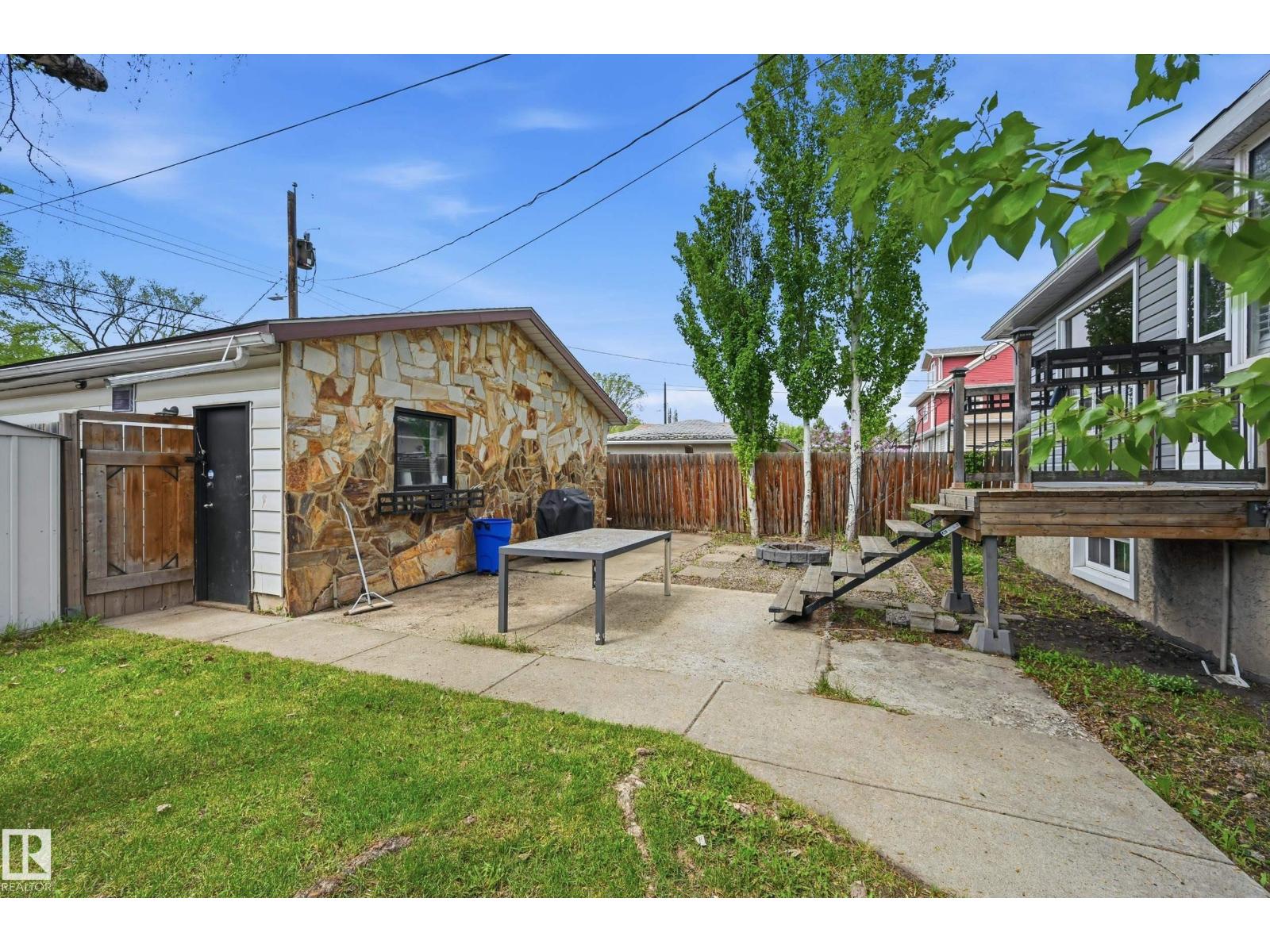 12326 92 ST NW - 37
