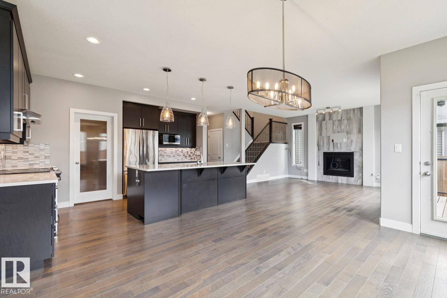 2545 Amerongen CR SW - 19