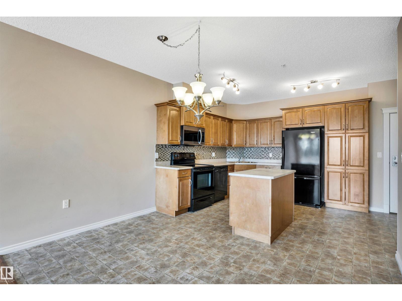 #326 9820 165 ST NW - 11