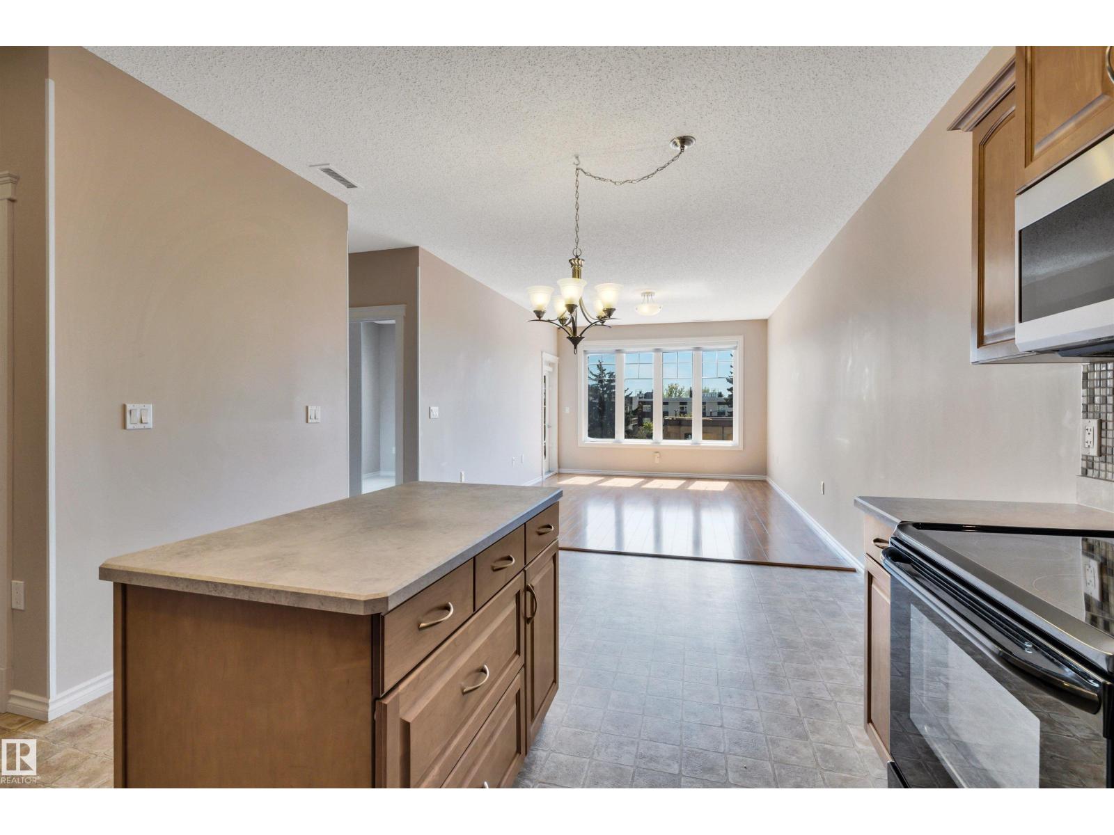 #326 9820 165 ST NW - 8