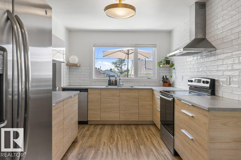 12264 135 ST NW - 10