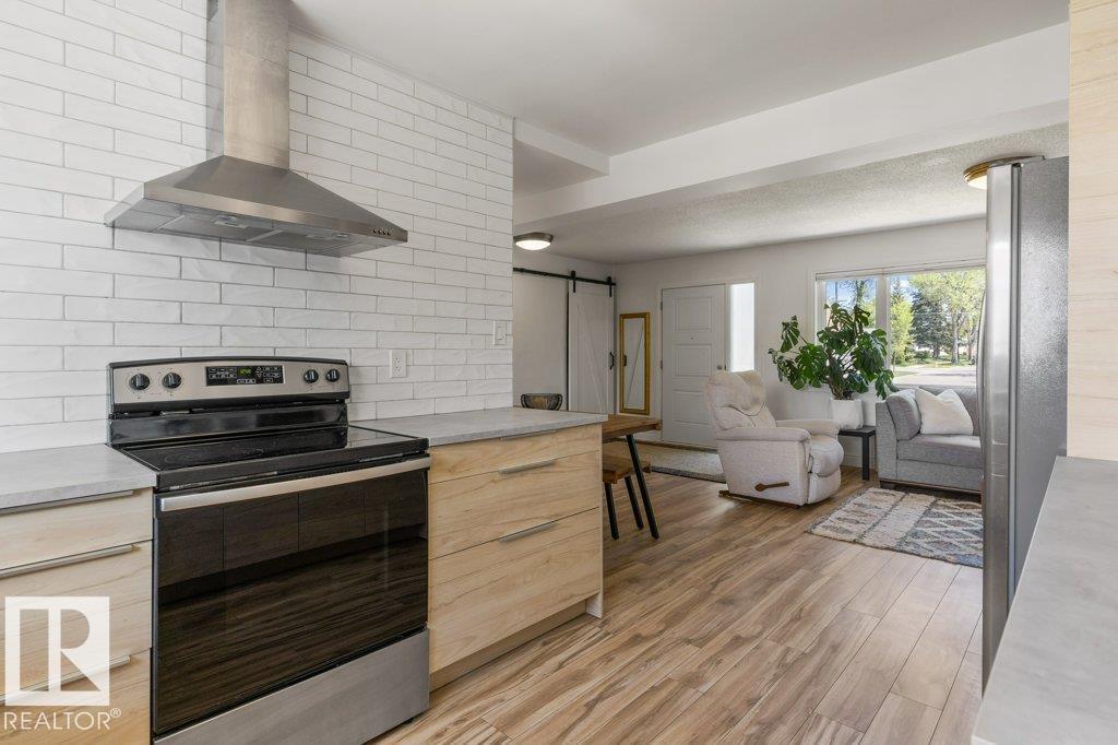12264 135 ST NW - 12