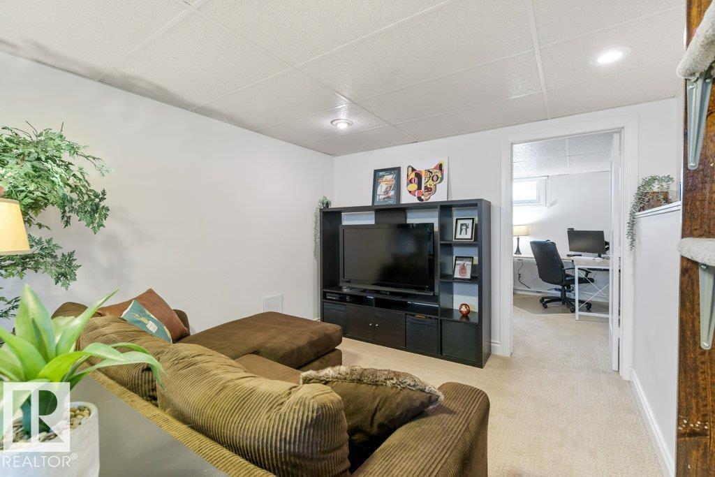 12264 135 ST NW - 26