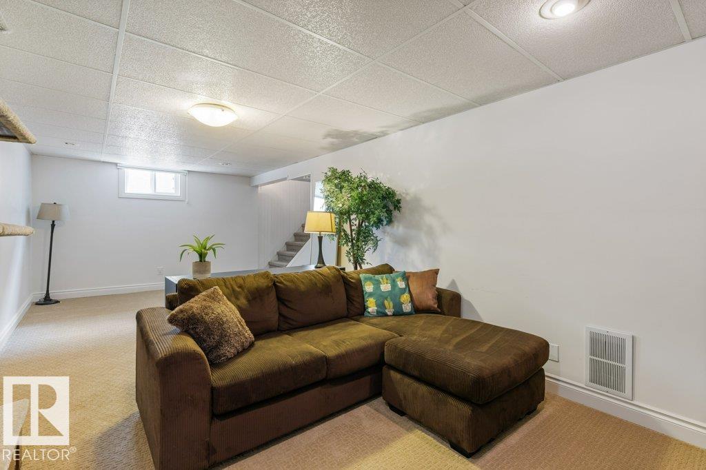 12264 135 ST NW - 28