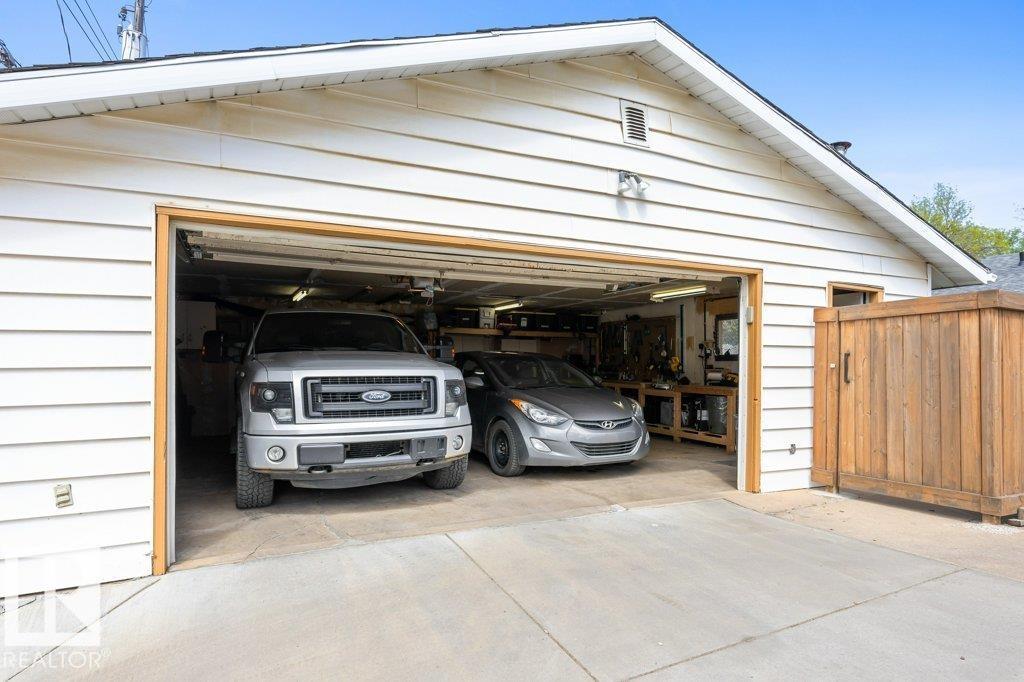 12264 135 ST NW - 41