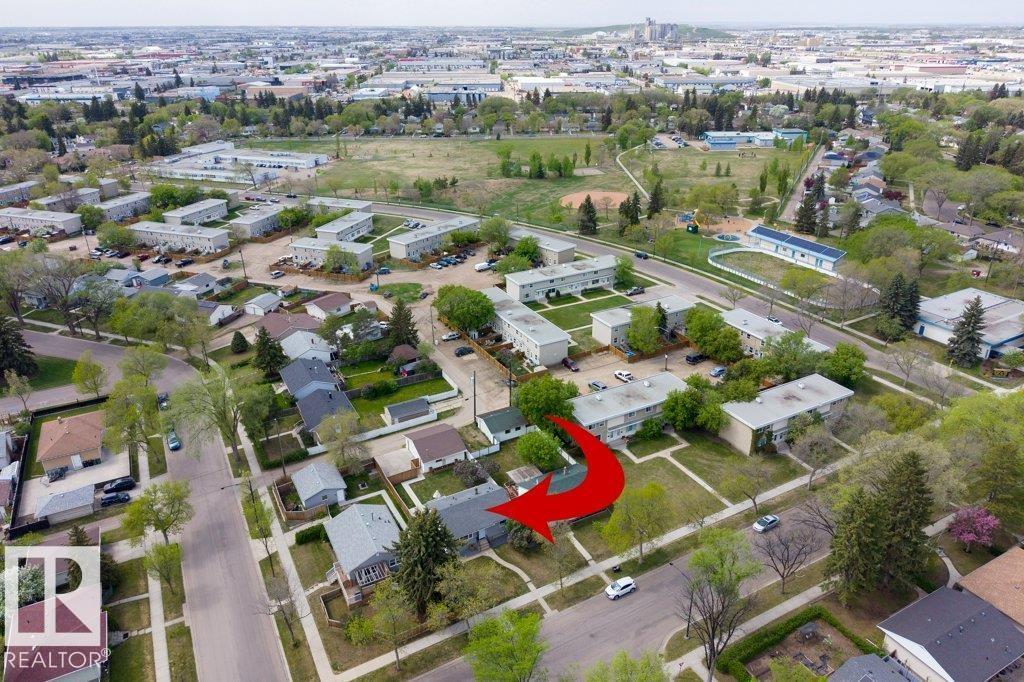 12264 135 ST NW - 55