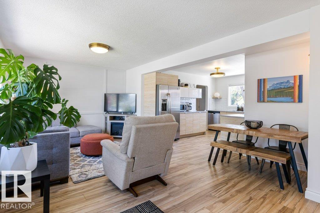 12264 135 ST NW - 6