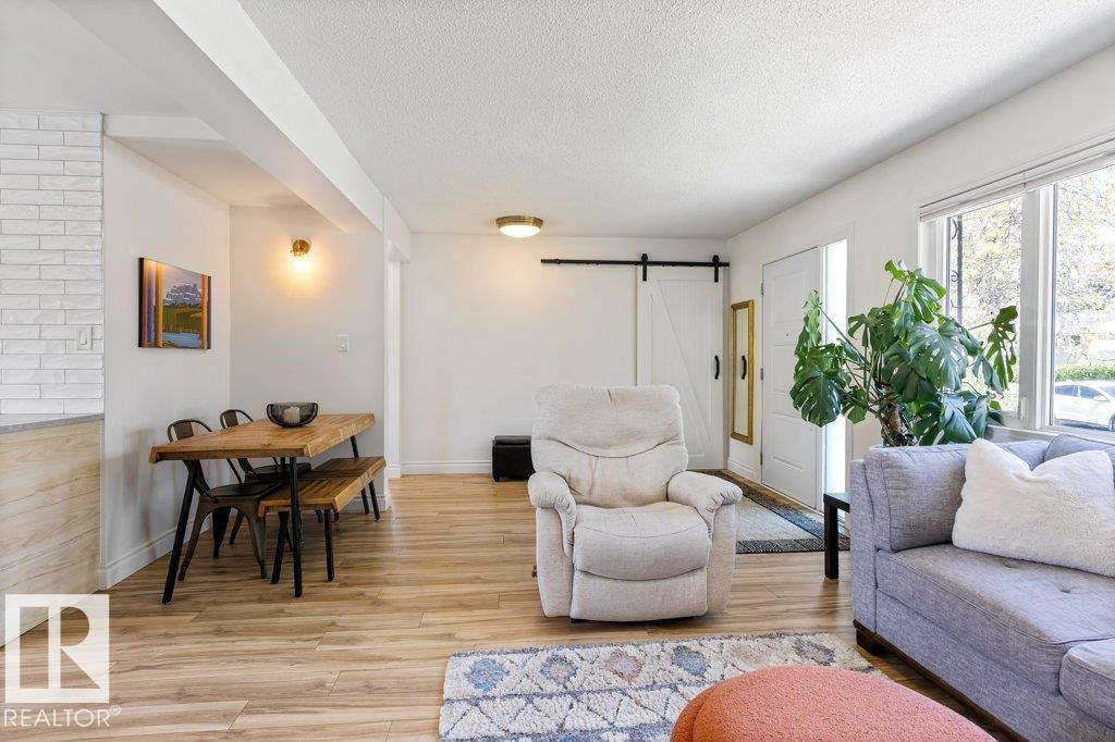 12264 135 ST NW - 8