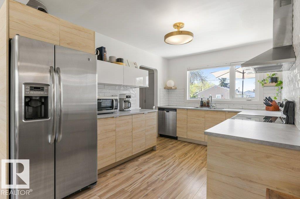 12264 135 ST NW - 9