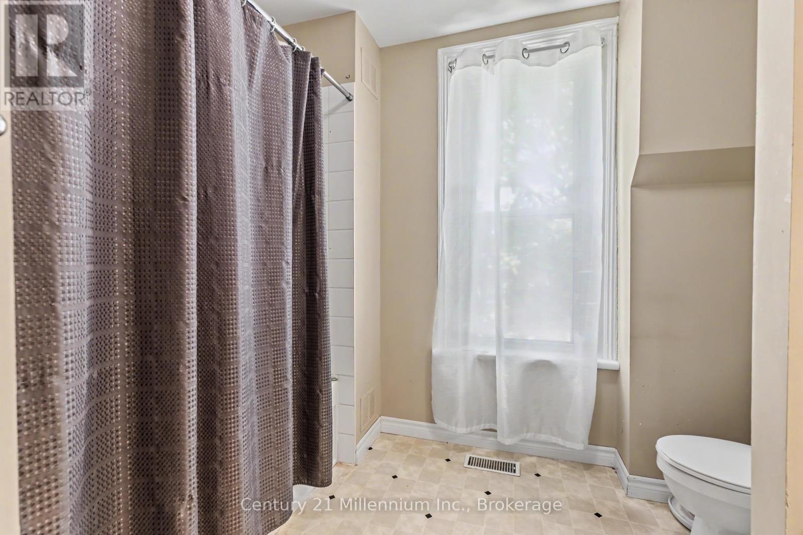 26 VICTORIA AVENUE - 24