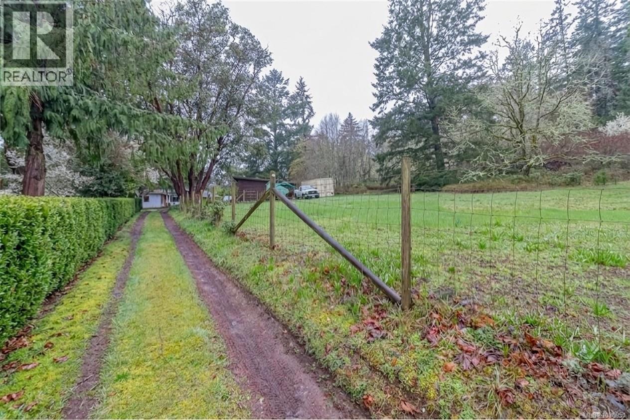 8050 Rae-leigh Pl - Image 3