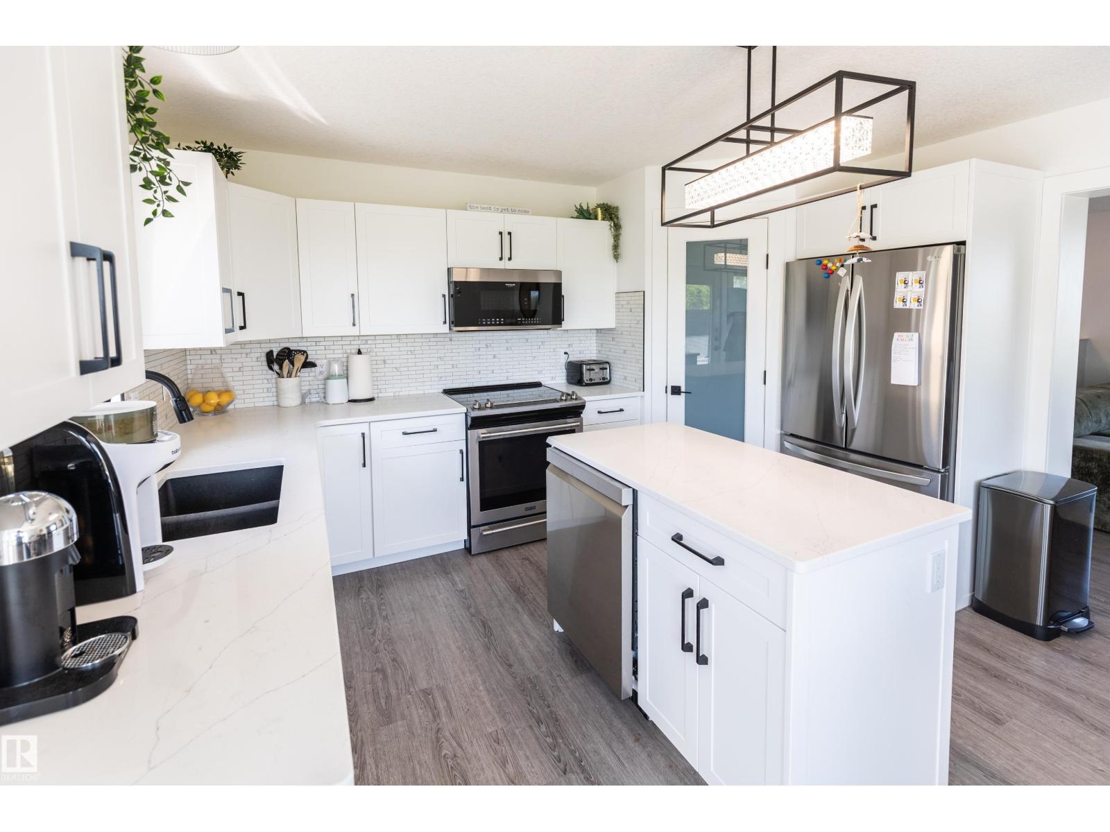 90 22111 TWP RD 510 - 18