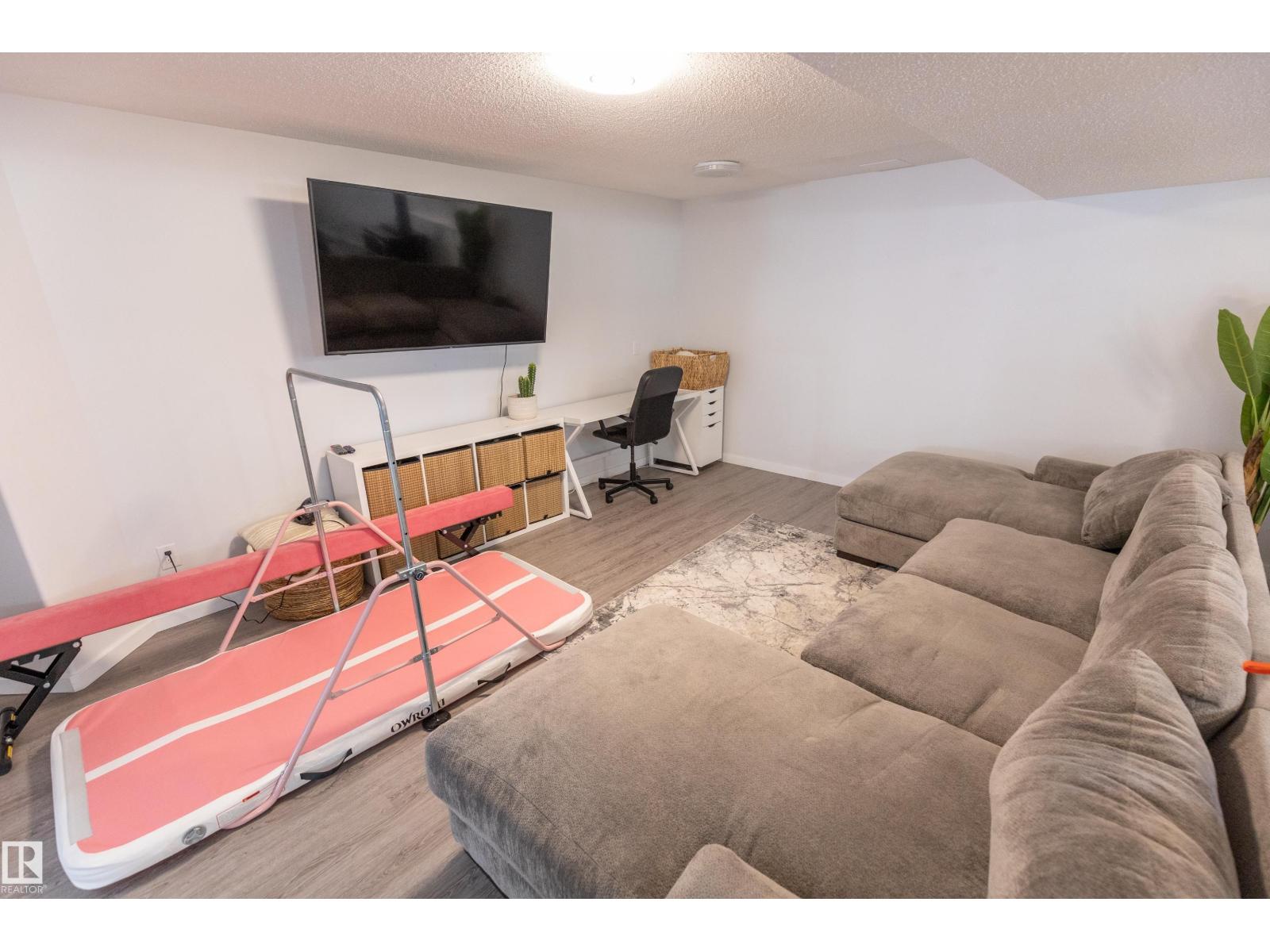 90 22111 TWP RD 510 - 33