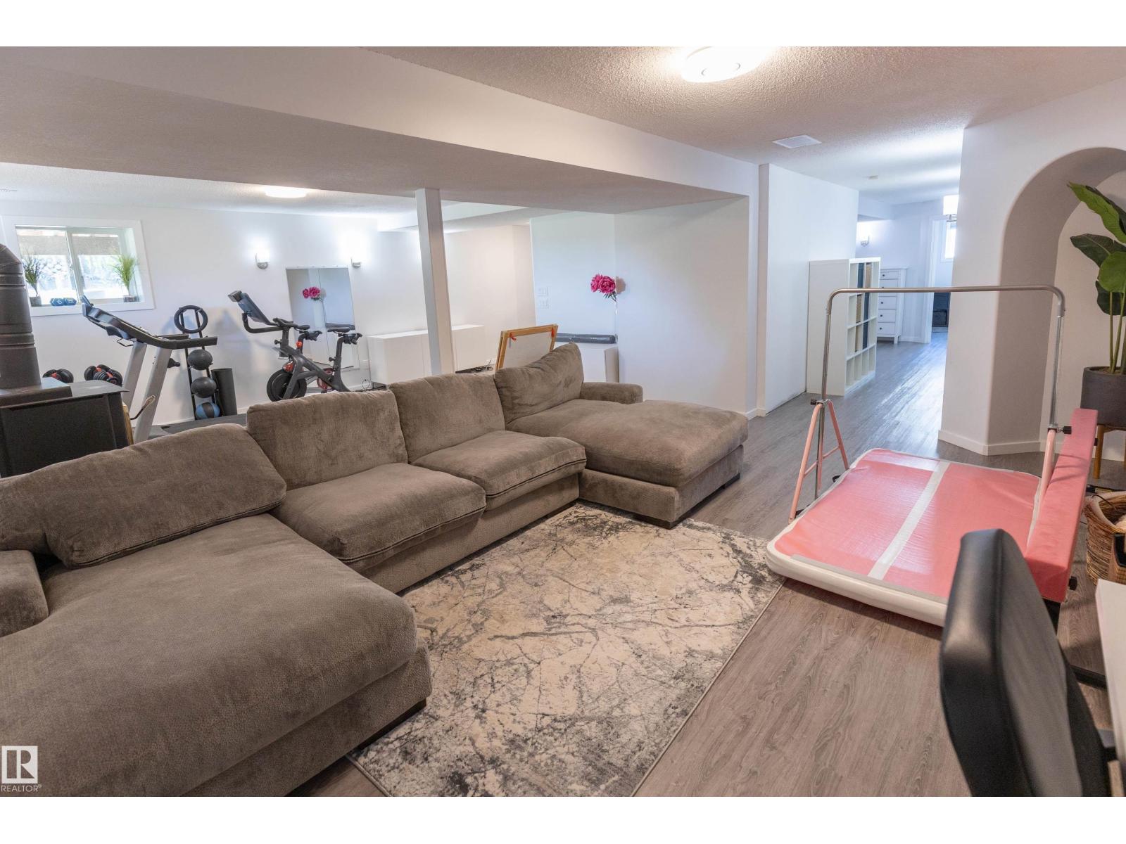 90 22111 TWP RD 510 - 35