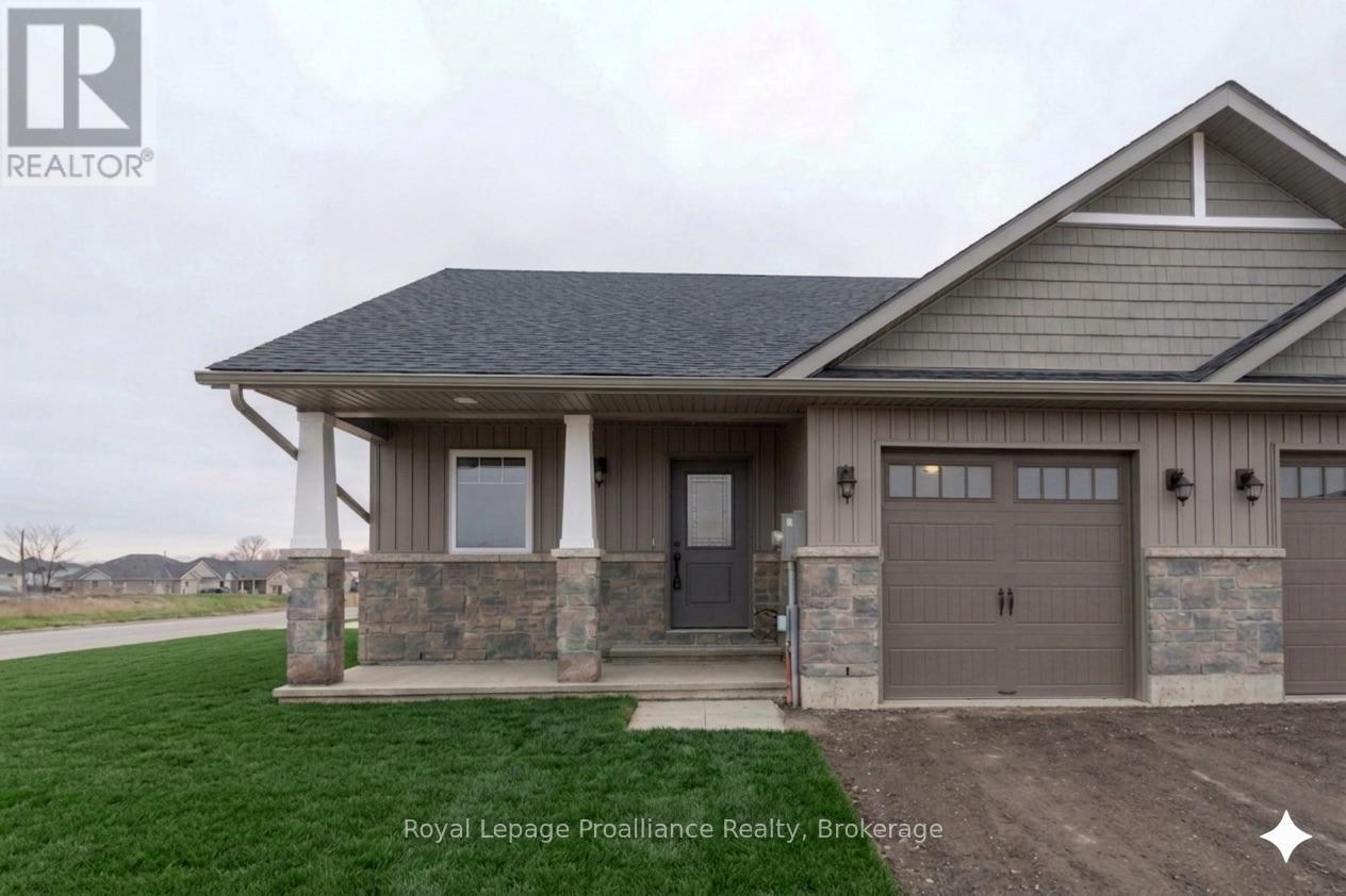 117 FARRINGTON CRESCENT - 1