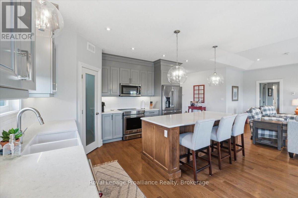 8 DORCHESTER DRIVE - 25