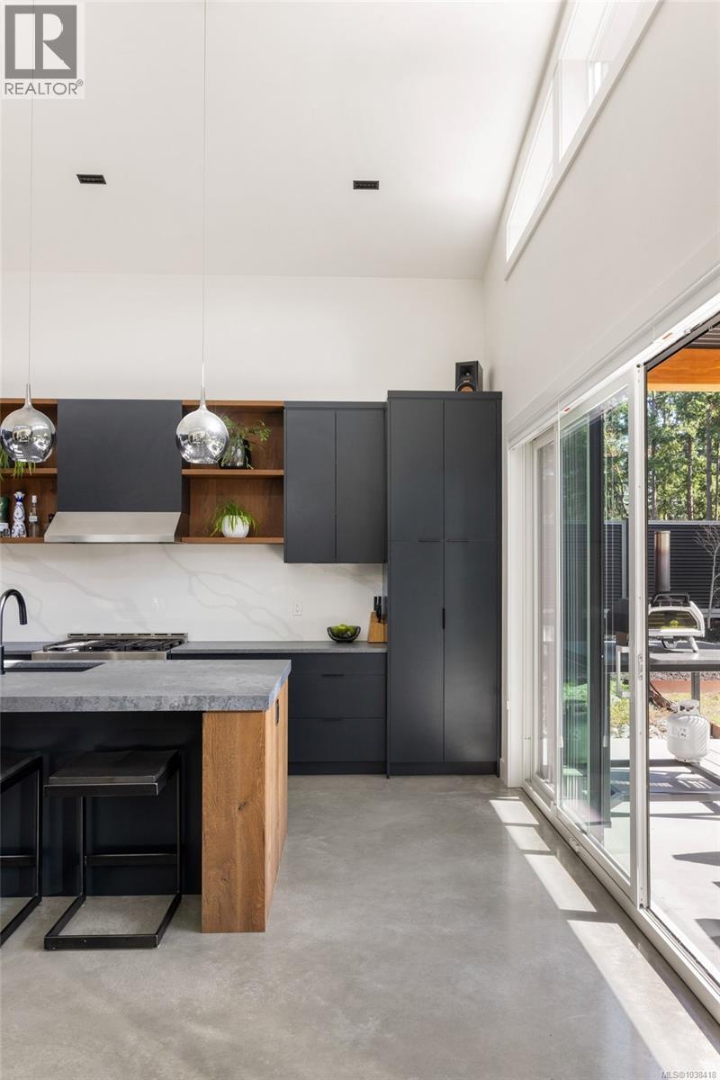 593 Downey Rd - 13