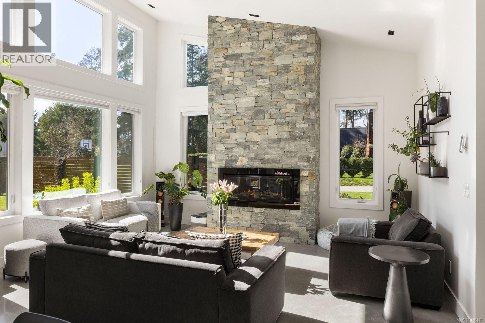 593 Downey Rd - Image 3