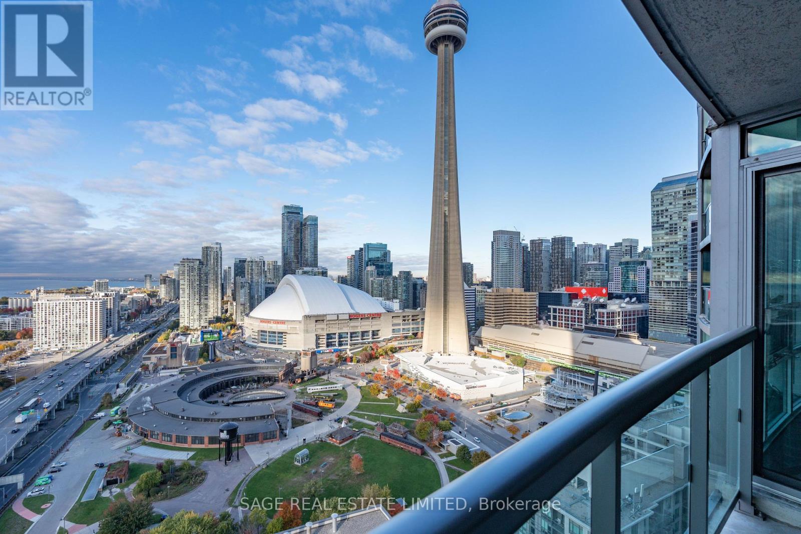 Listing photo of 3712 - 19 GRAND TRUNK CRESCENT