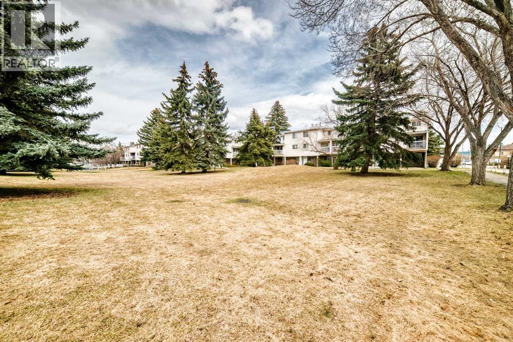 #72 3015 51 Street SW - 42