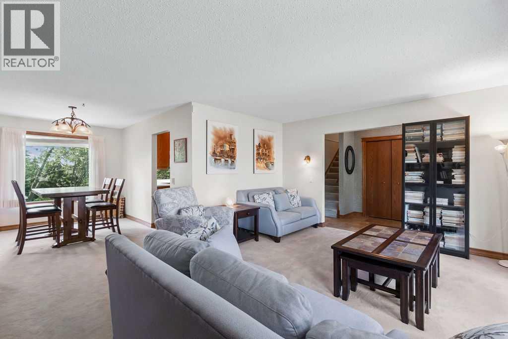 652 Dalmeny Hill NW - Image 2