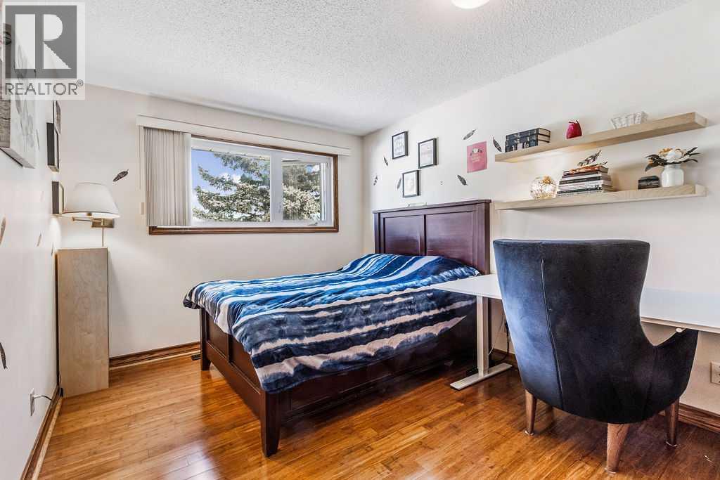 652 Dalmeny Hill NW - 15