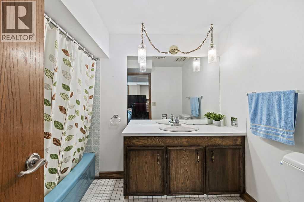 652 Dalmeny Hill NW - 26