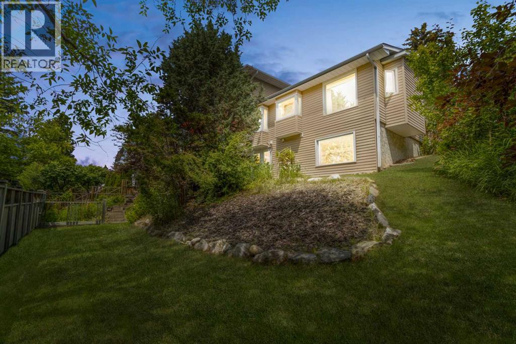 652 Dalmeny Hill NW - 30