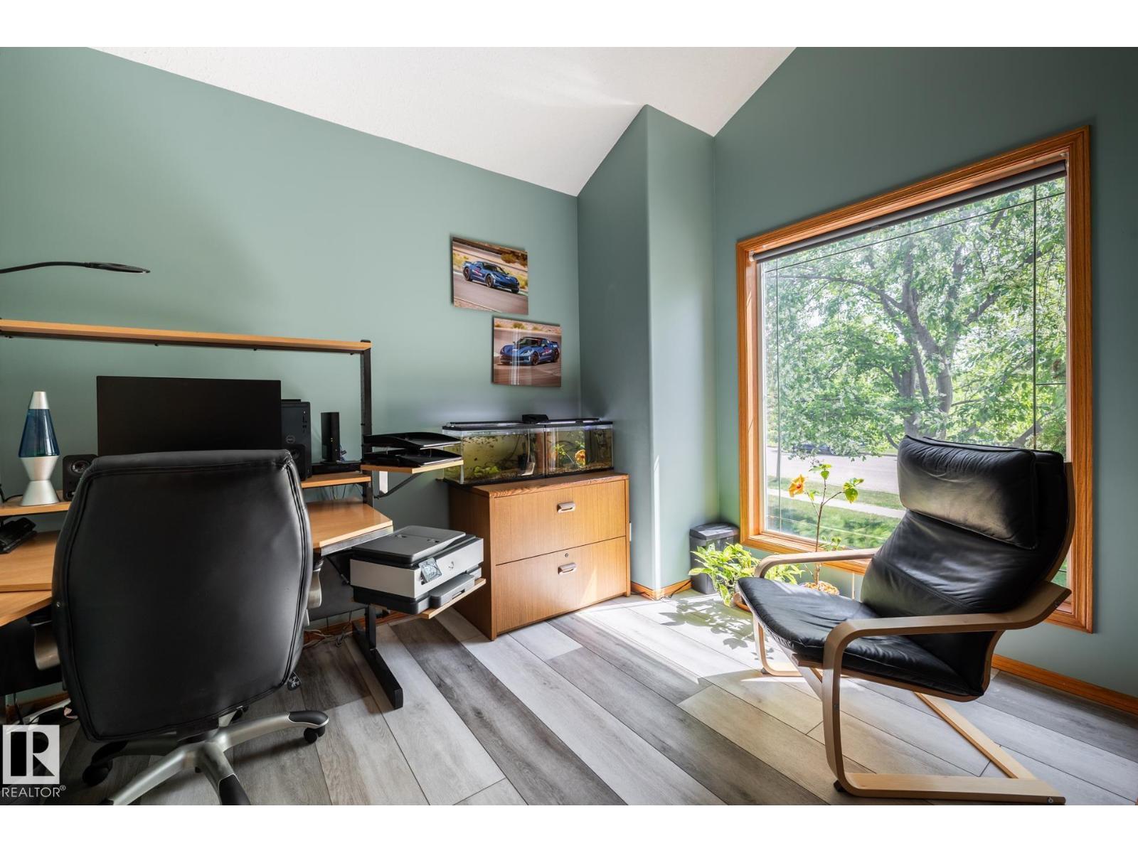 114 REICHERT DRIVE - 32